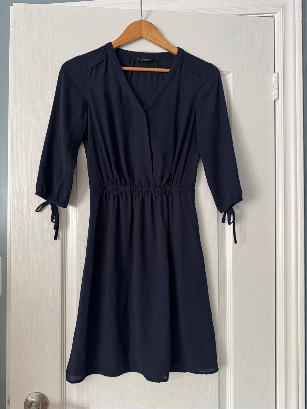 RW&CO Navy V-Neck Tie-Sleeve Mini Dress Size XXS